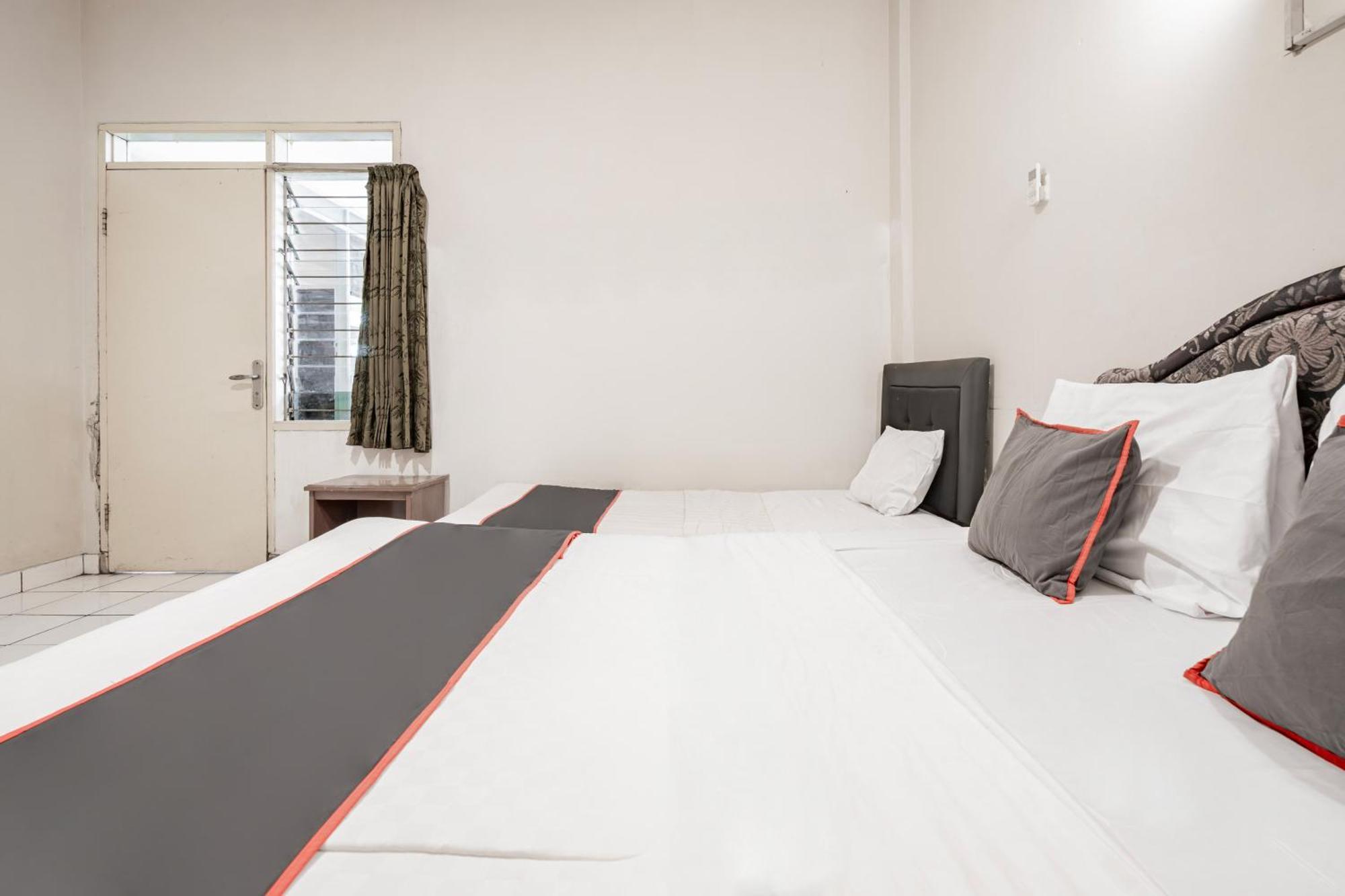Collection O Hotel Sanira Bandung Luaran gambar