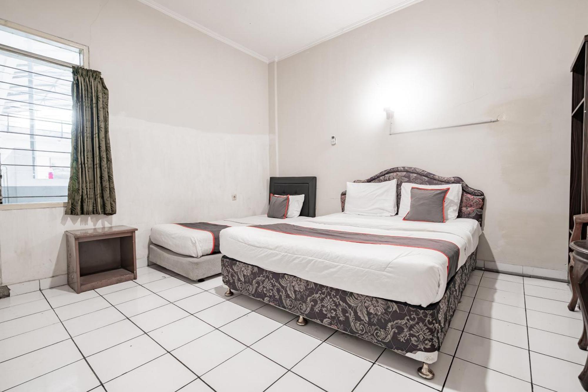 Collection O Hotel Sanira Bandung Luaran gambar