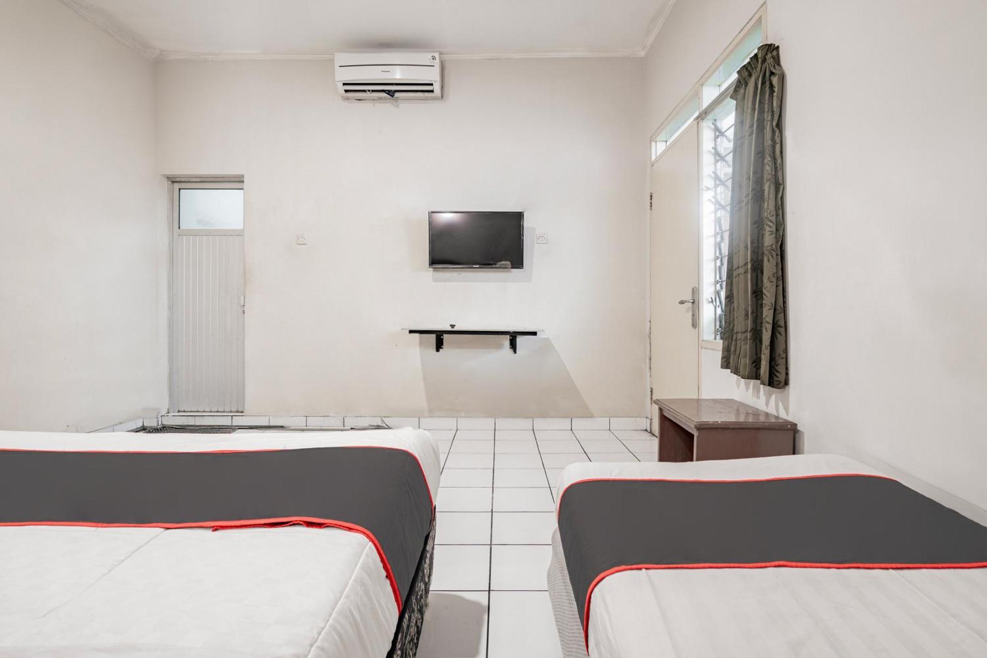 Collection O Hotel Sanira Bandung Luaran gambar